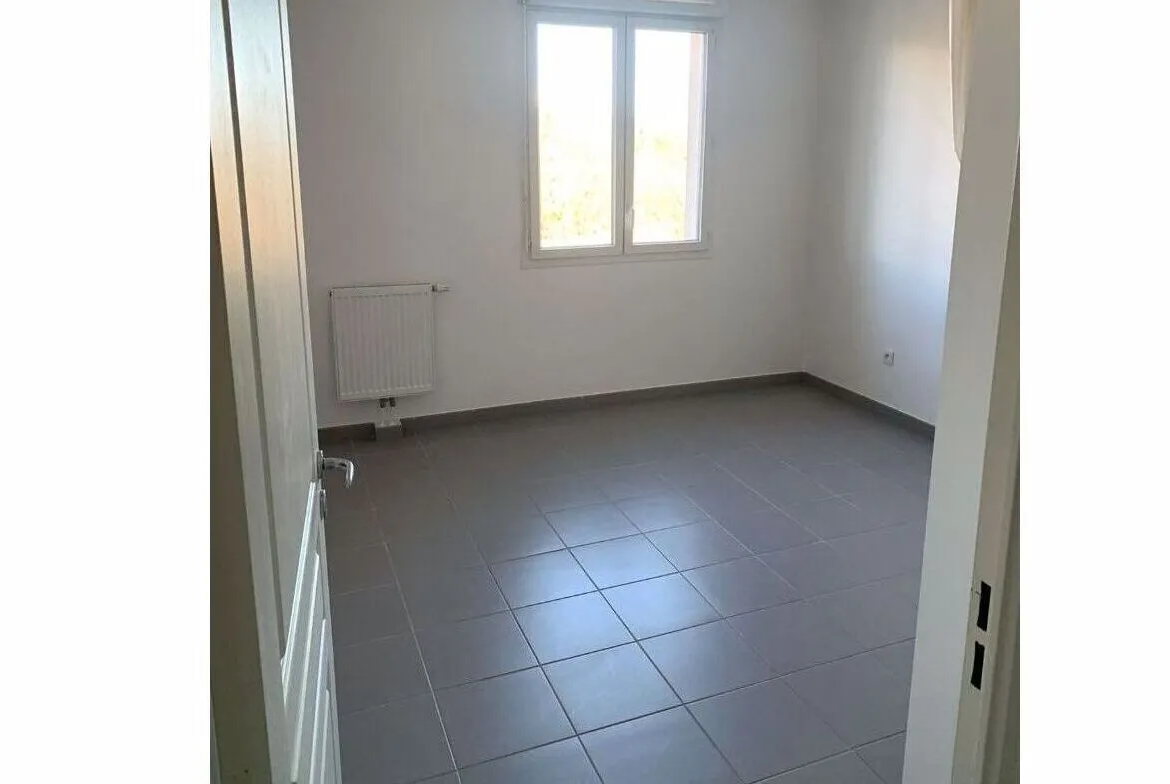 À vendre : Appartement Type 2 avec balcon-terrasse à Peypin 