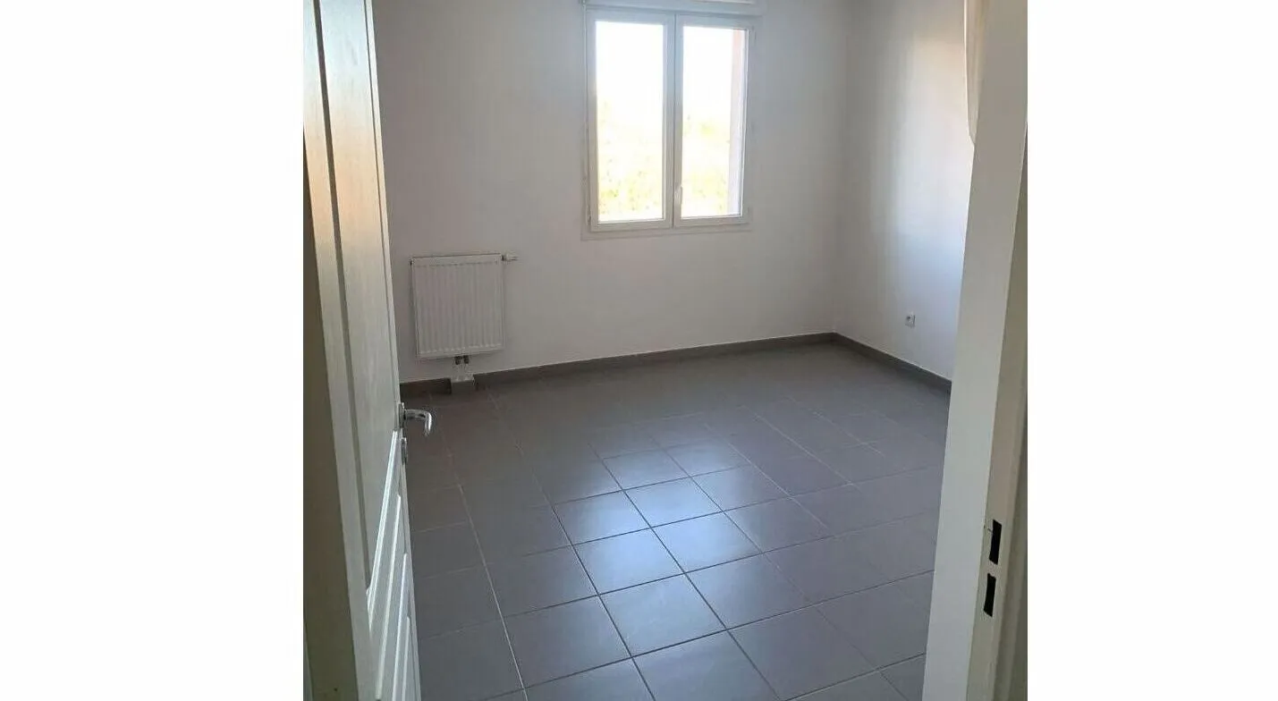 À vendre : Appartement Type 2 avec balcon-terrasse à Peypin 