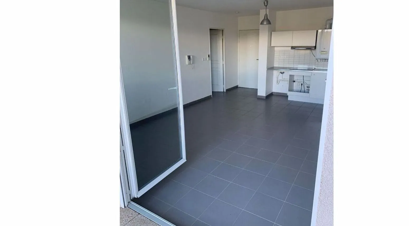 À vendre : Appartement Type 2 avec balcon-terrasse à Peypin 