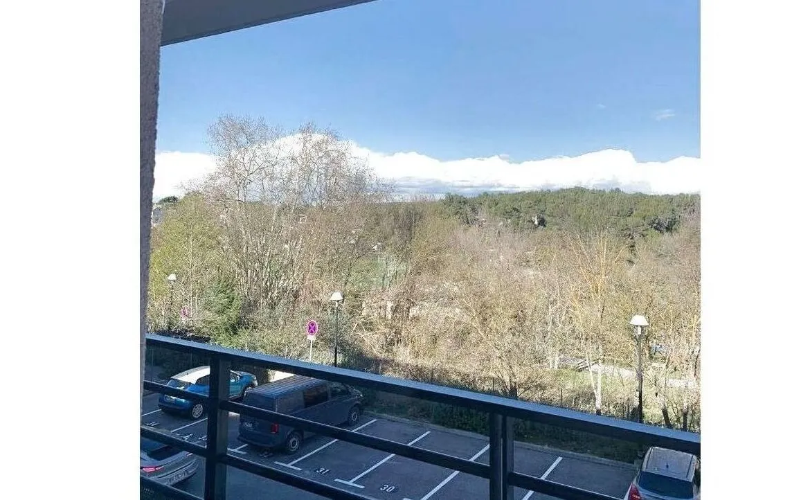 À vendre : Appartement Type 2 avec balcon-terrasse à Peypin 