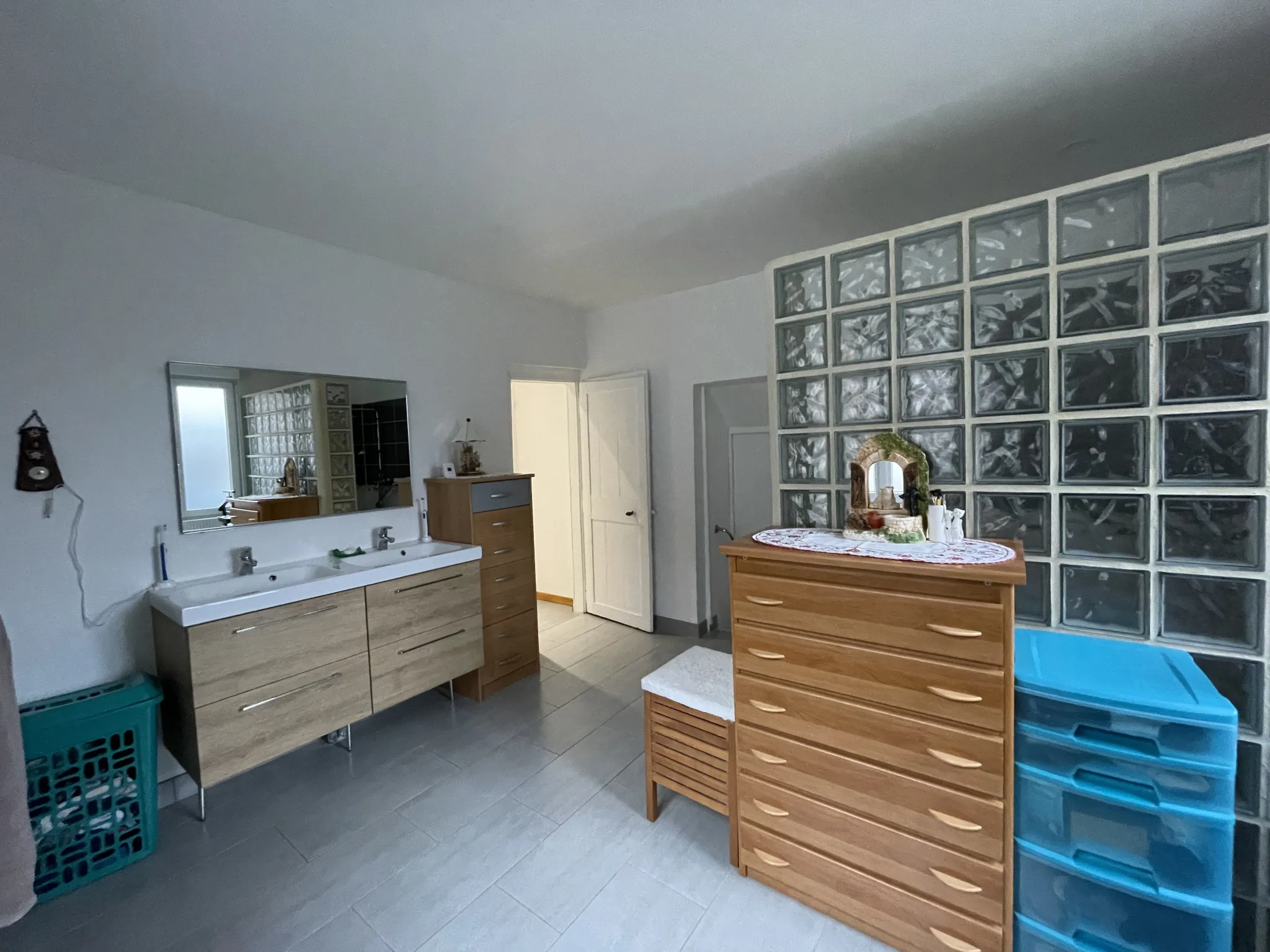 Maison de ville avec 6 box à vendre à Livarot - 175 m² 