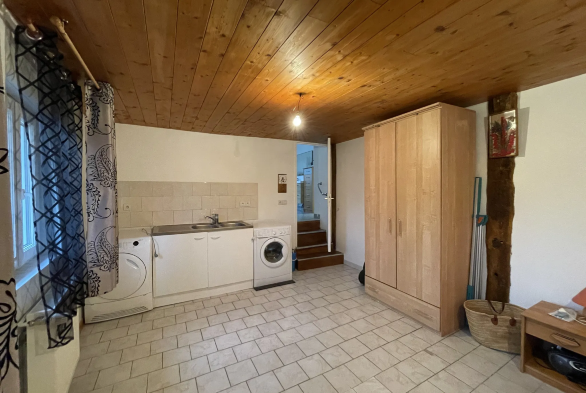 Maison de ville avec 6 box à vendre à Livarot - 175 m² 