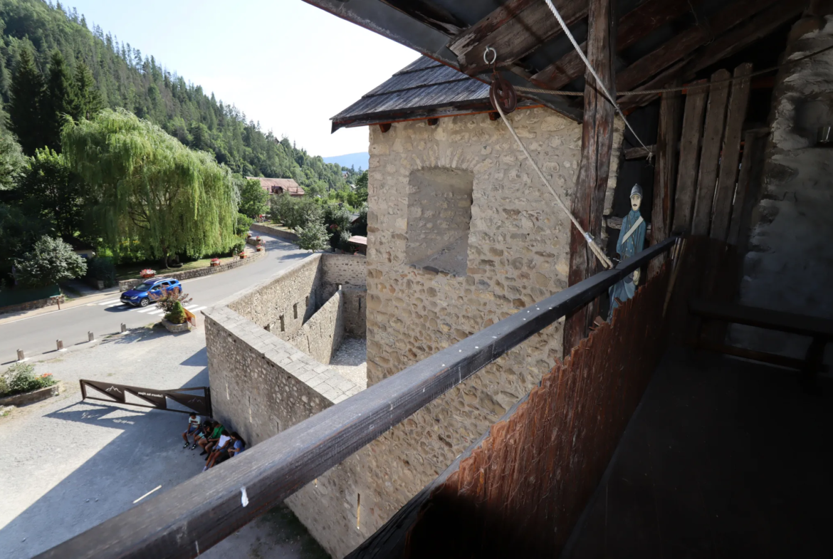 Maison de village avec 2 appartements à Colmars 