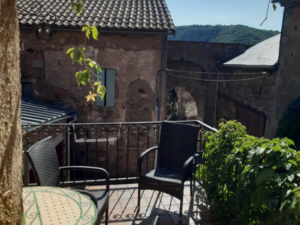 Maison de village à Montjaux avec jardin et studio indépendant