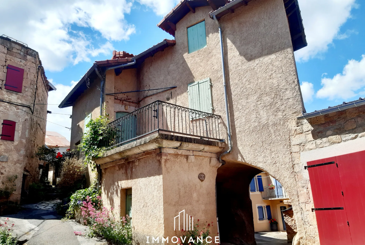 Maison de village à Montjaux avec jardin et studio indépendant 