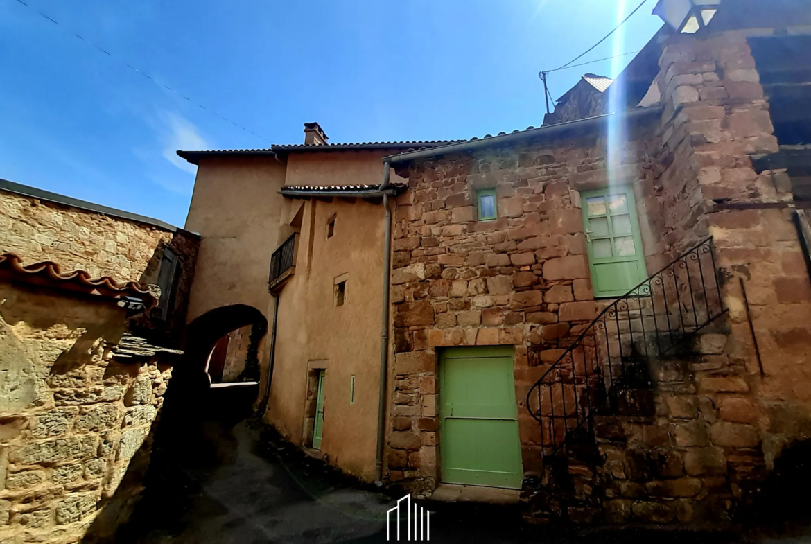 Maison de village à Montjaux avec jardin et studio indépendant 