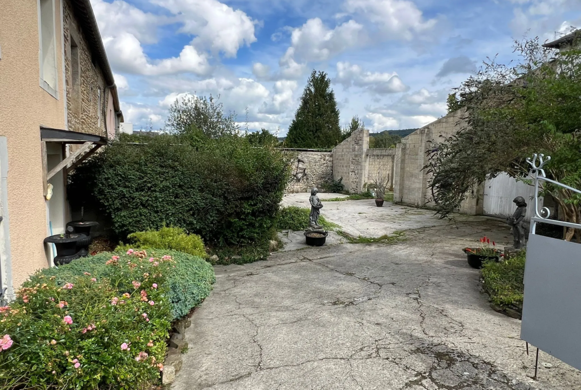 Maison en pierre de 135 m² à vendre à Pré-en-Pail 