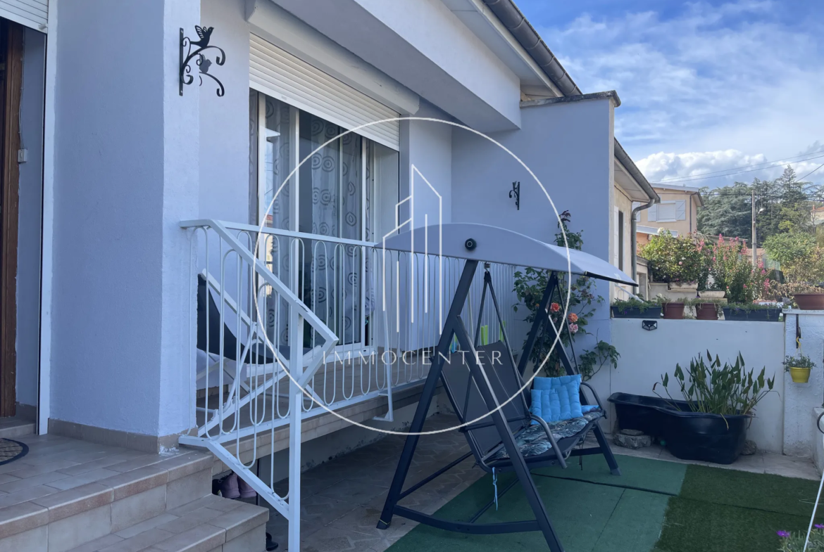 À Annonay, maison T4 de 78 m² avec jardin et garage à vendre 