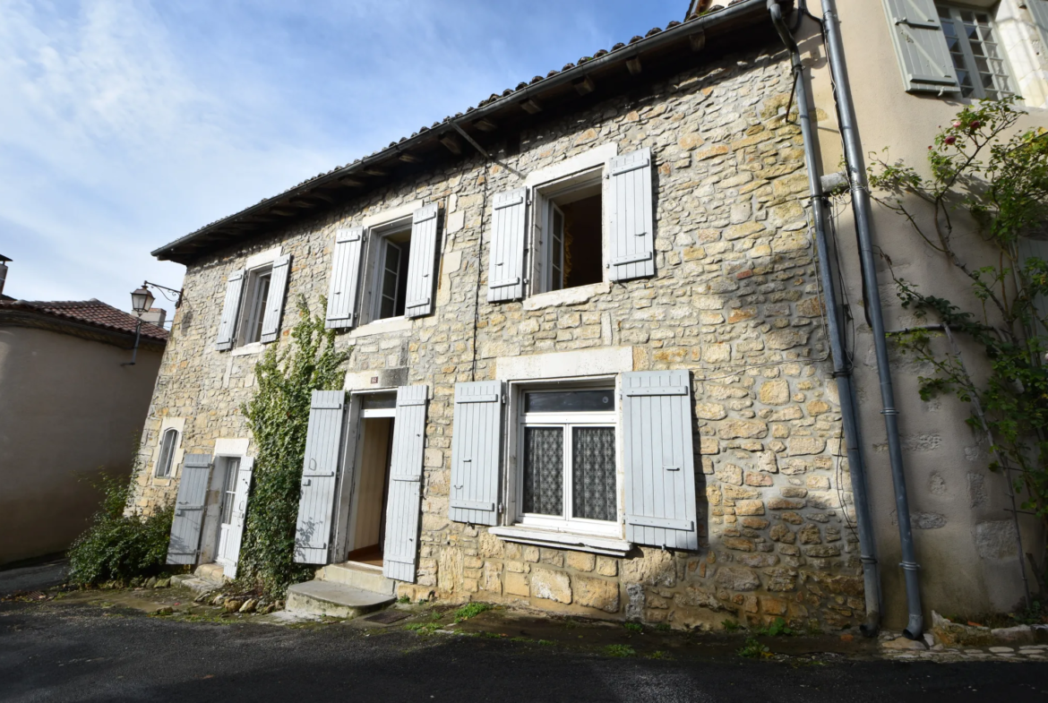 Maison de bourg à Varaignes 