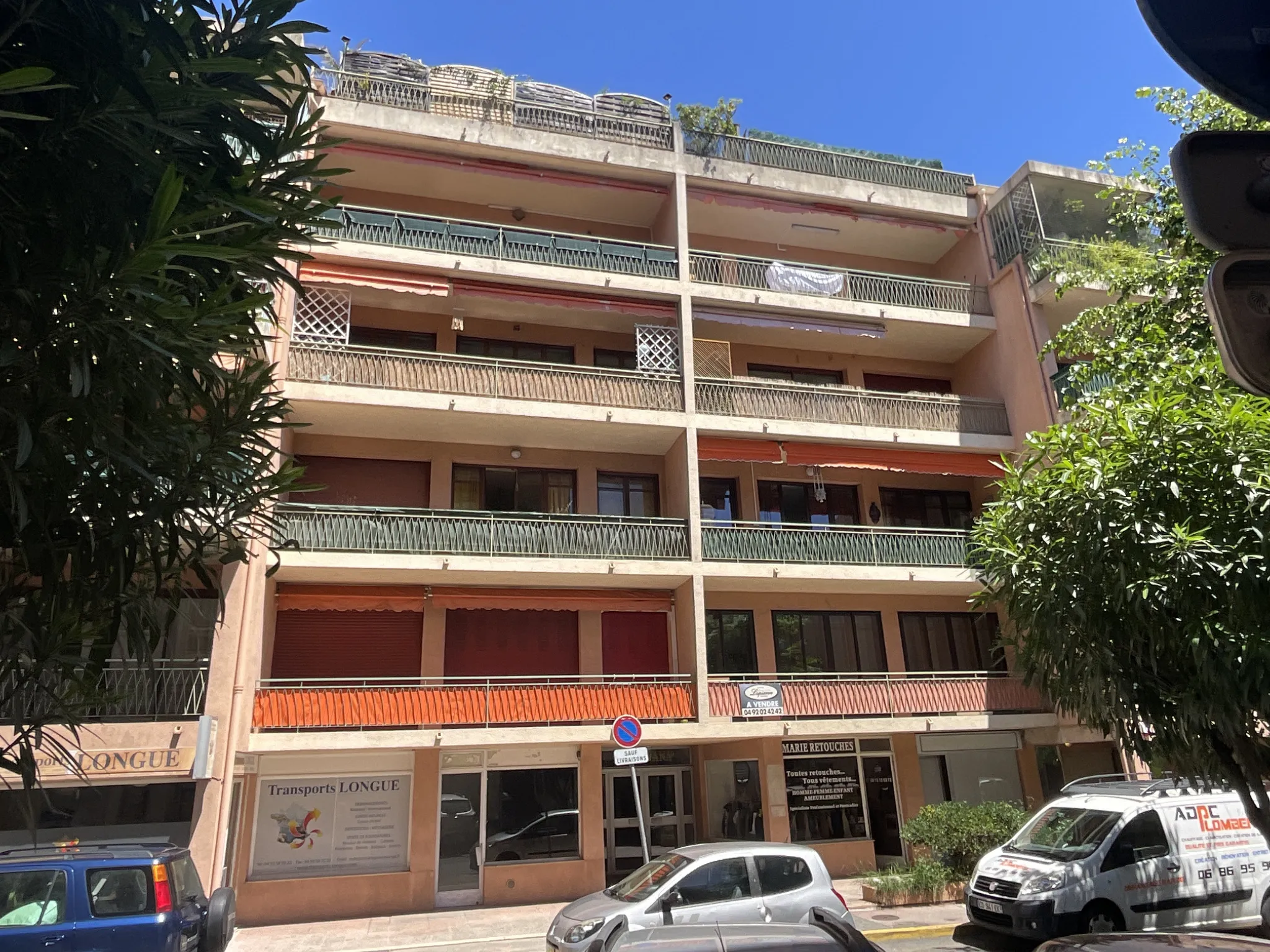 Spacieux appartement 2 pièces avec balcon et parking à Vence 