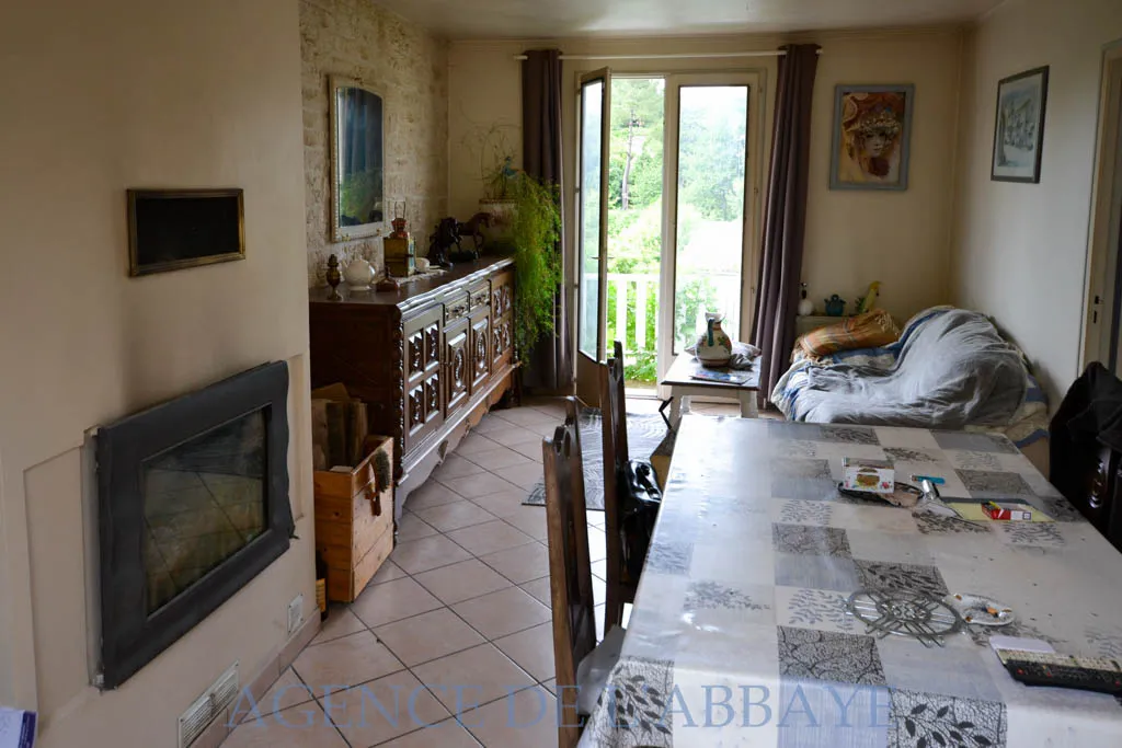 Maison à Saint-Sauvant de 115 m² avec 4 chambres et jardin de 3300 m² 