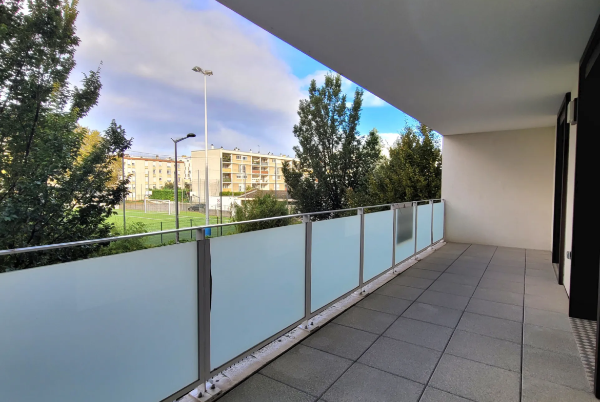 APPARTEMENT 44M² - 1 CHAMBRE - TERRASSE - GARAGE À LYON 