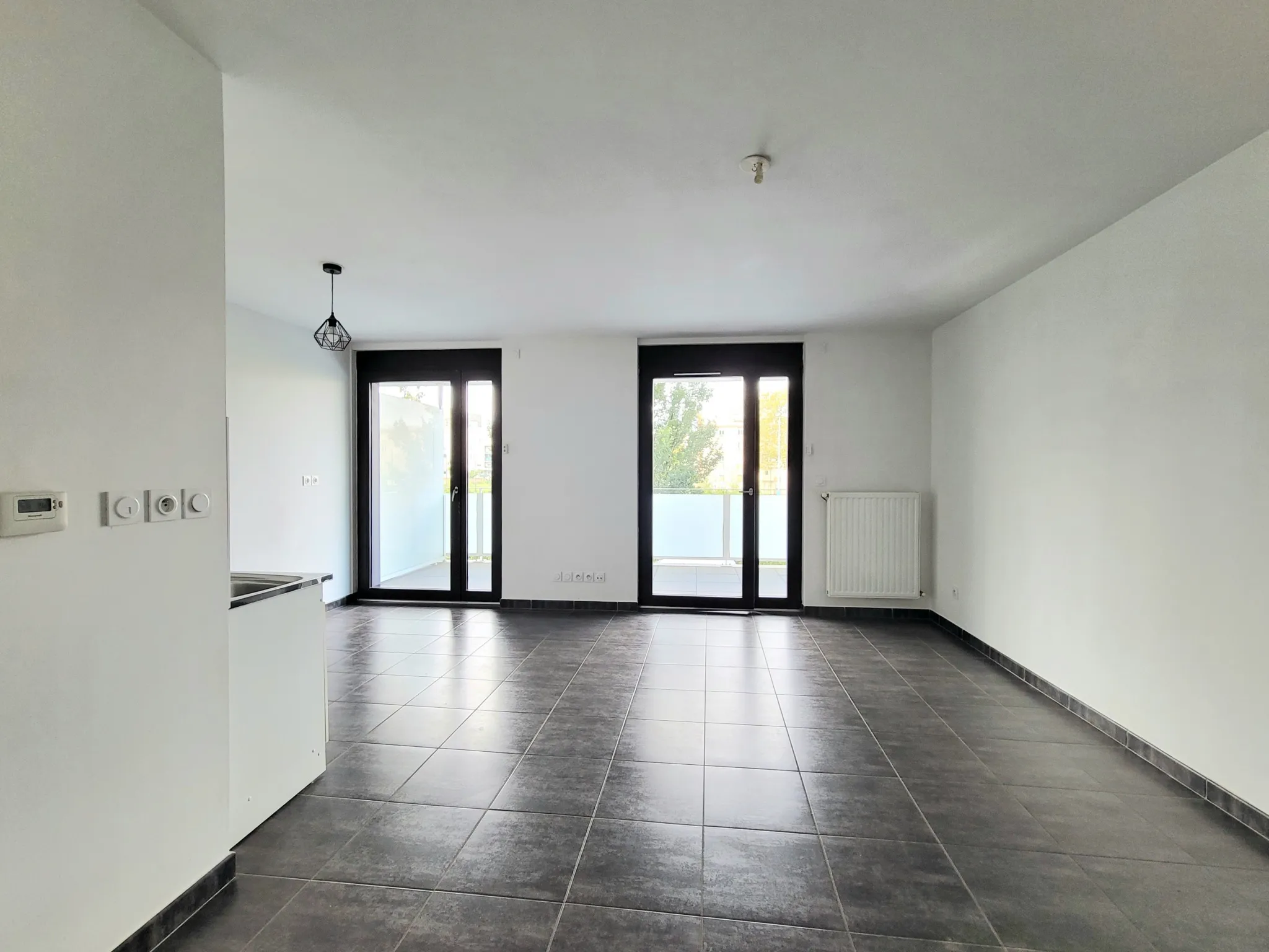 APPARTEMENT 44M² - 1 CHAMBRE - TERRASSE - GARAGE À LYON 