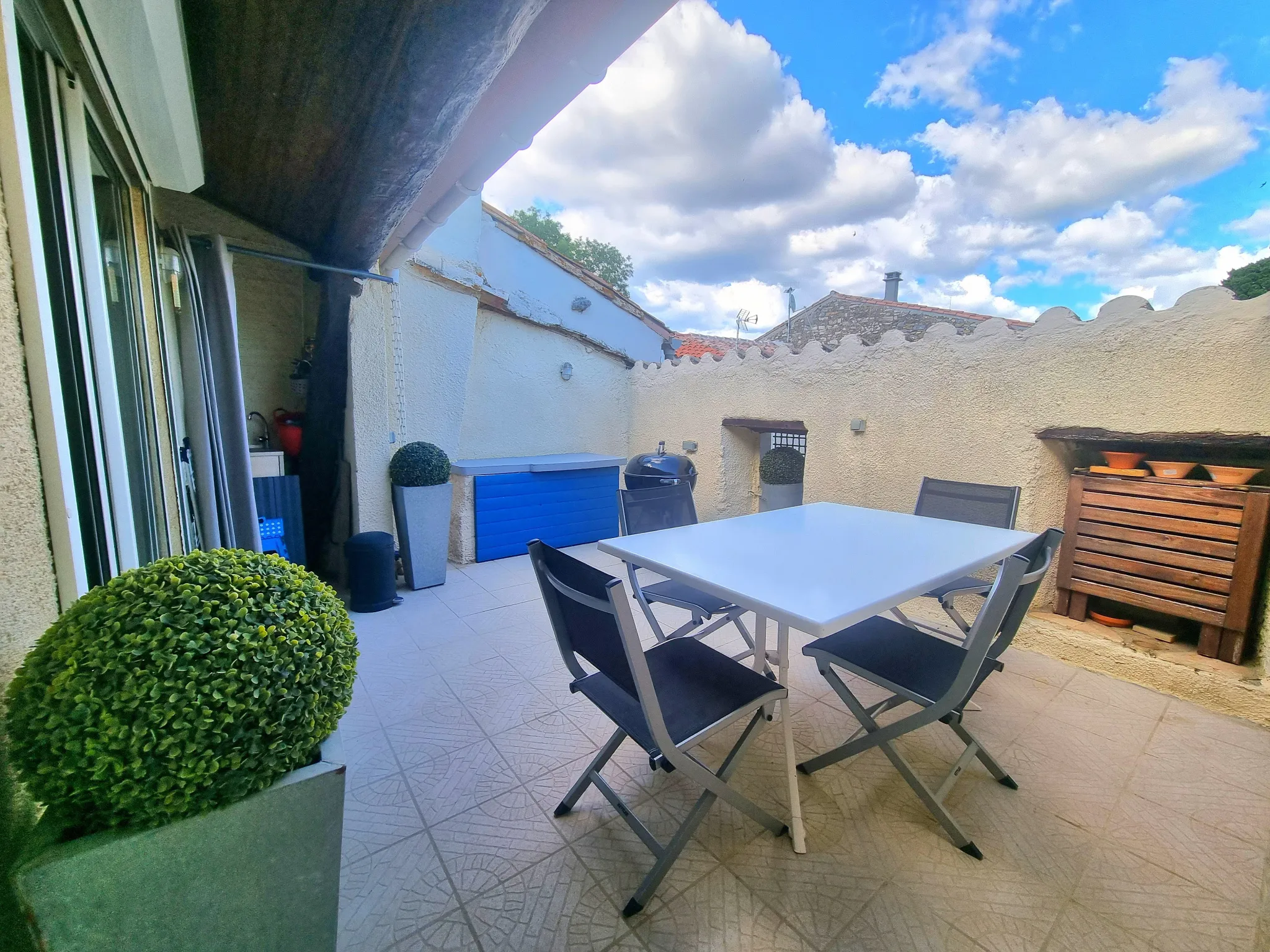 Maison rénovée à 20 minutes de Narbonne avec terrasse 