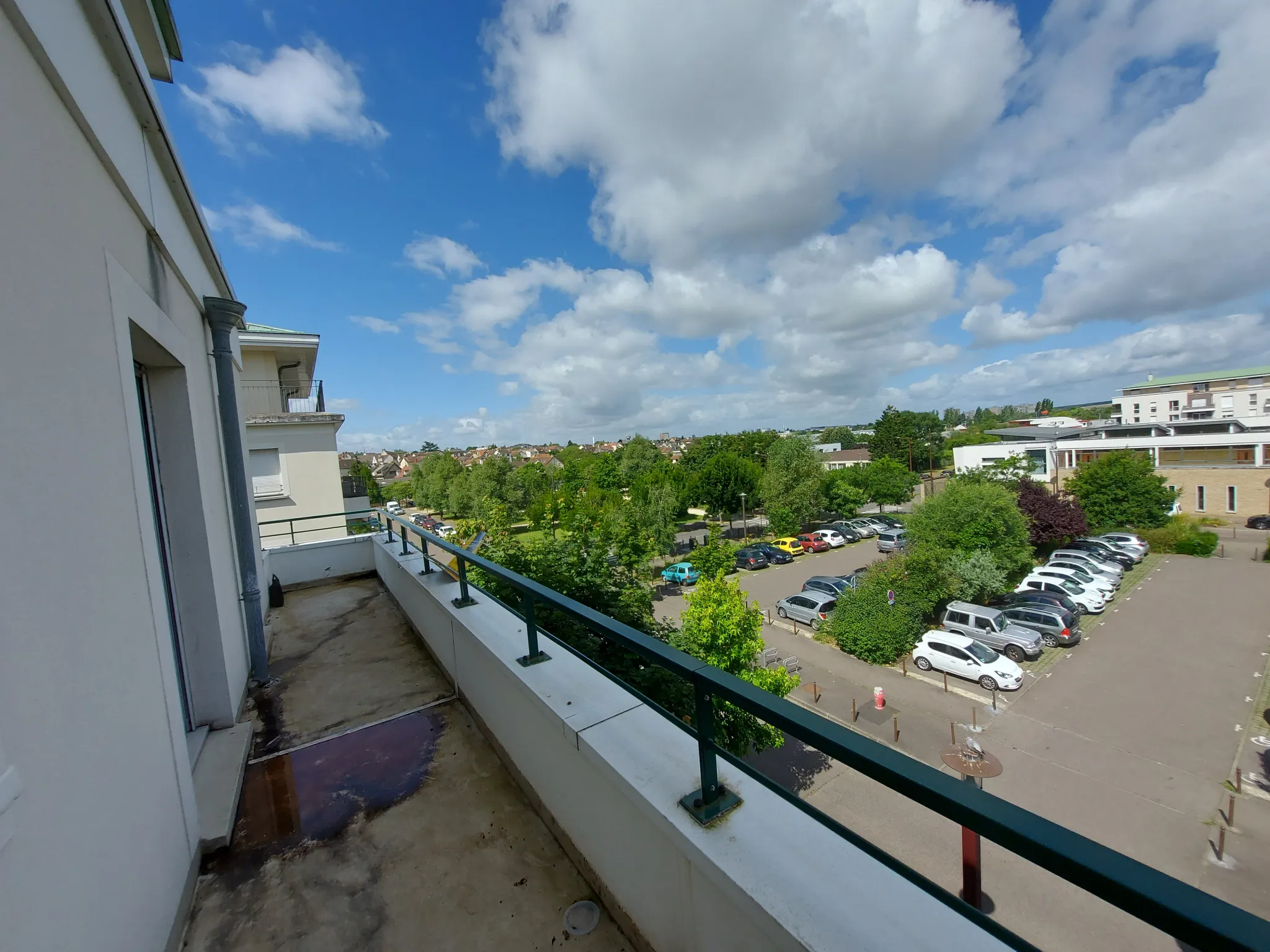 Appartement à vendre à Mantes-la-Jolie - T3 avec Balcons et Parkings 