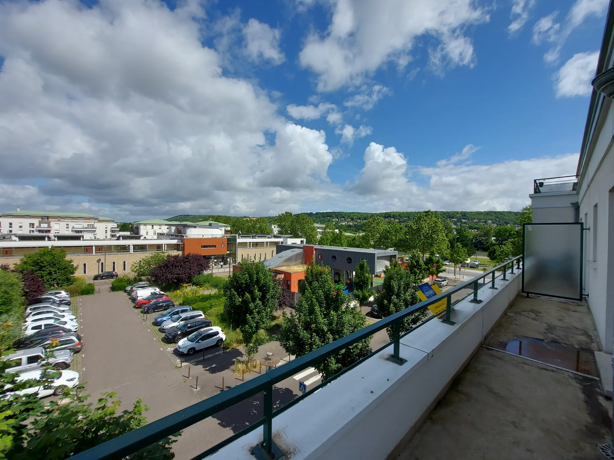 Appartement à vendre à Mantes-la-Jolie - T3 avec Balcons et Parkings 