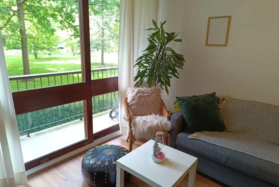 Appartement lumineux avec balcon à Fontenay le Fleury 