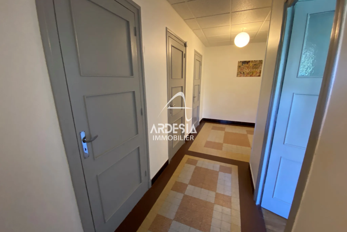 Appartement spatieux T5 à vendre à St Avre 