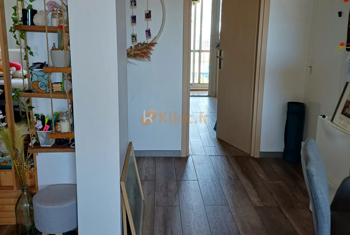 Appartement T3 Dernier Étage à Mandelieu Capitou - 299 000 € 