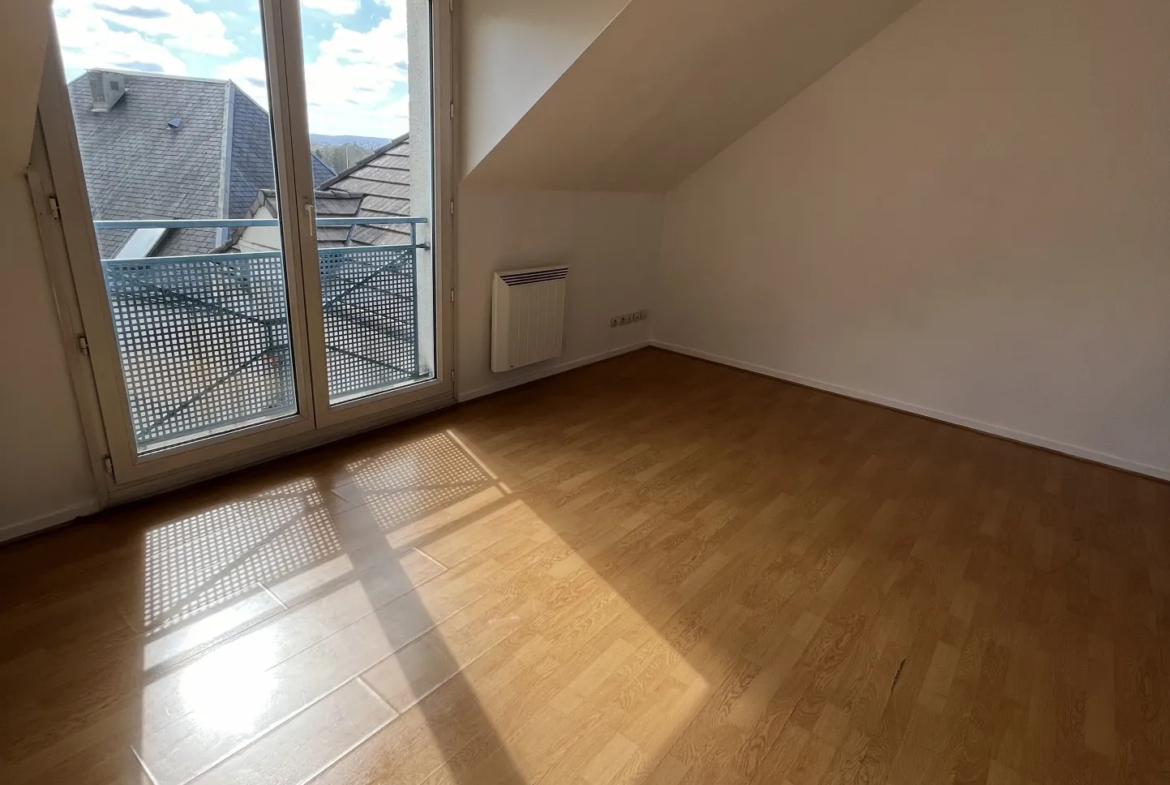 À vendre : Appartement 2 pièces lumineux à Meulan avec vue dégagée 