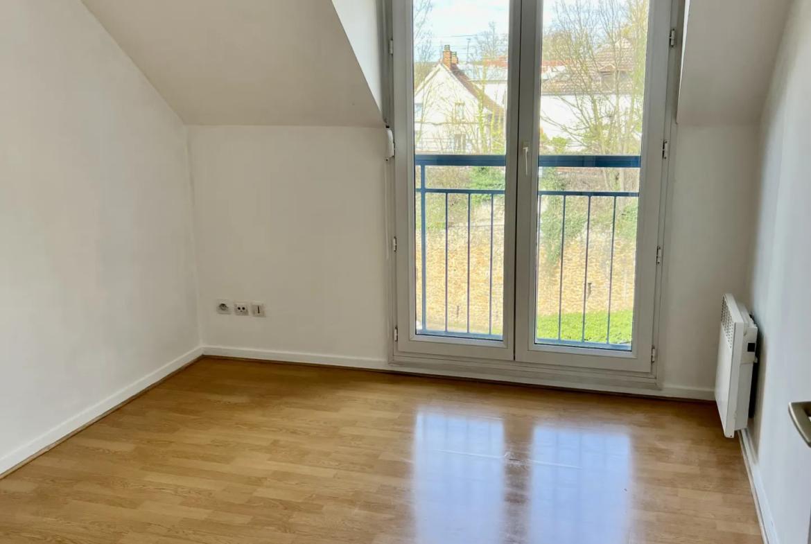 À vendre : Appartement 2 pièces lumineux à Meulan avec vue dégagée 