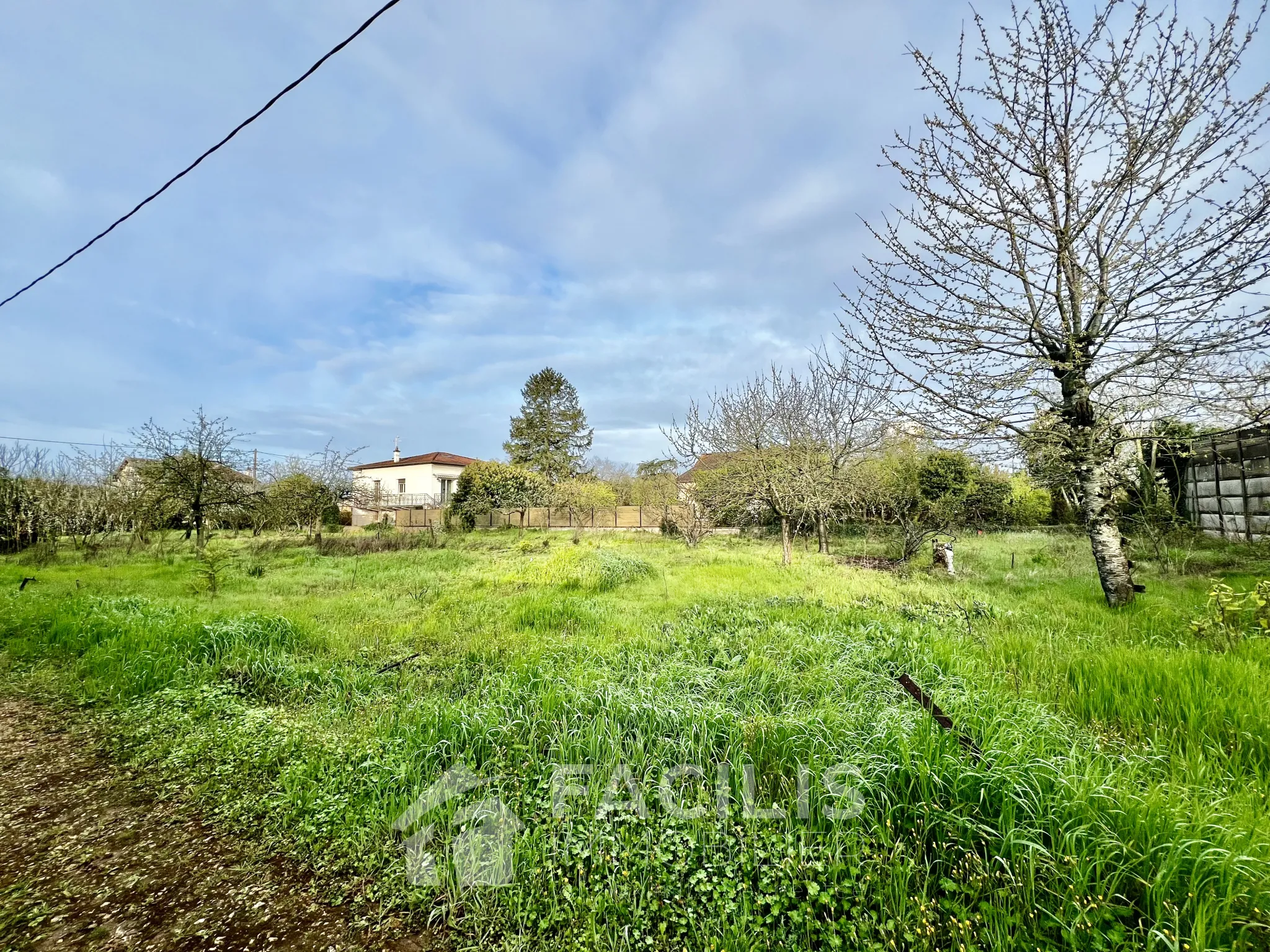 Terrain à bâtir viabilisé de 1 082 m² à Poitiers 