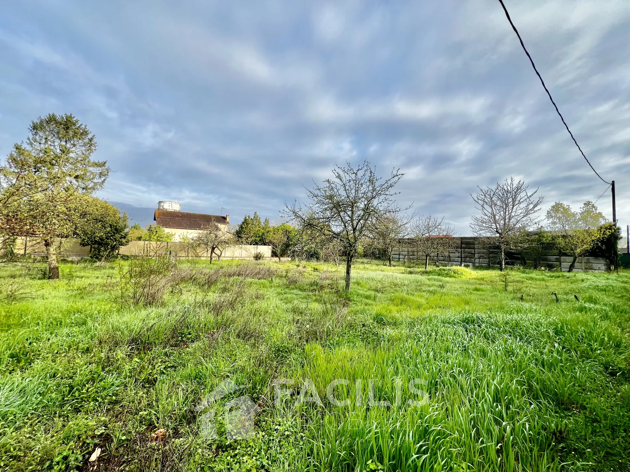 Terrain à bâtir viabilisé de 1 082 m² à Poitiers 