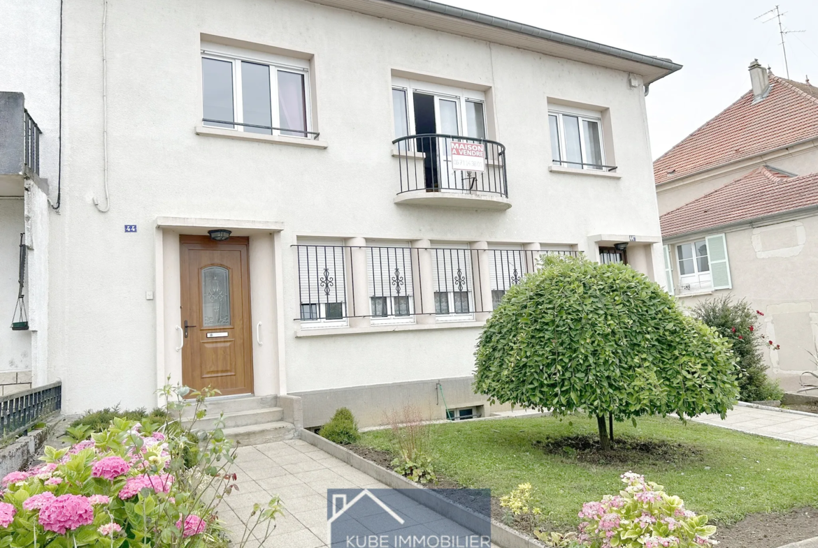 Maison 6 pièces avec 2 logements séparés à Delme 