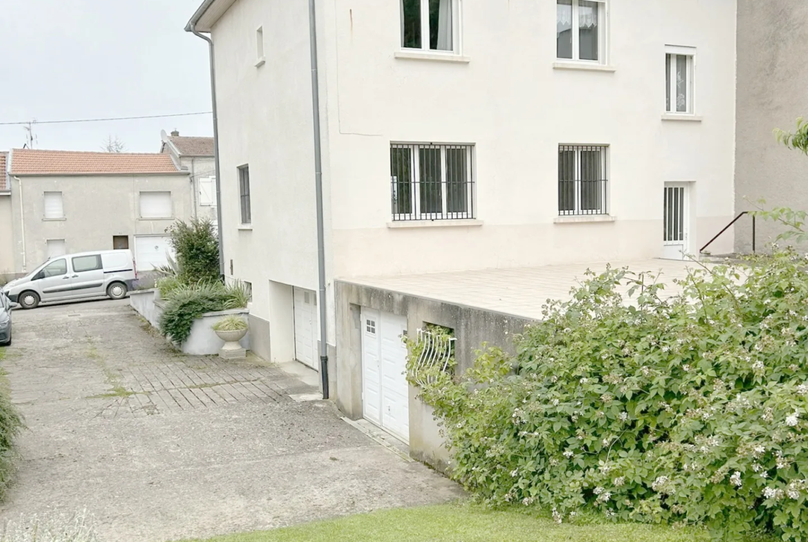 Maison 6 pièces avec 2 logements séparés à Delme 