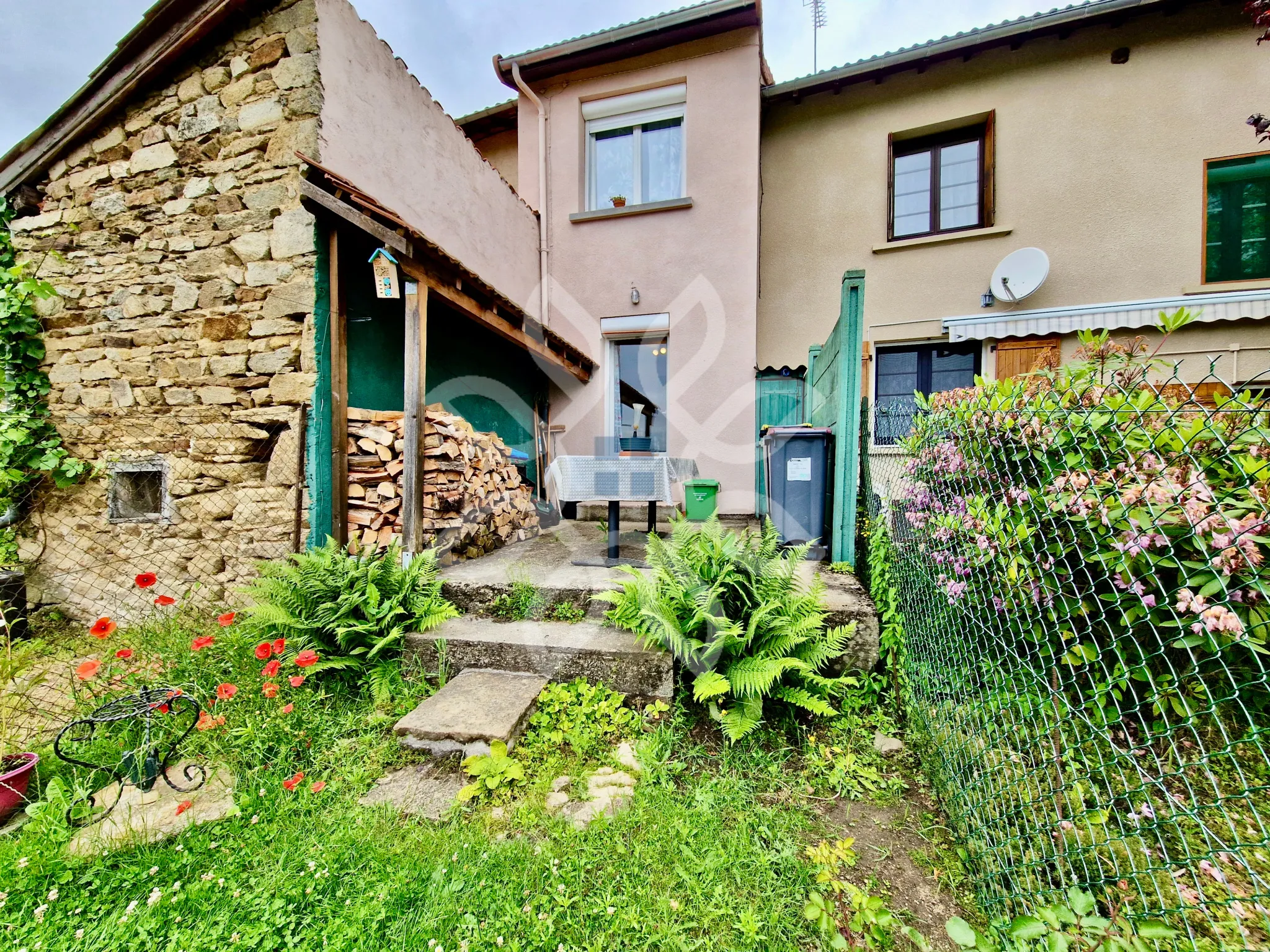 Charmante maison de bourg avec terrain à Champagnac-le-Vieux 