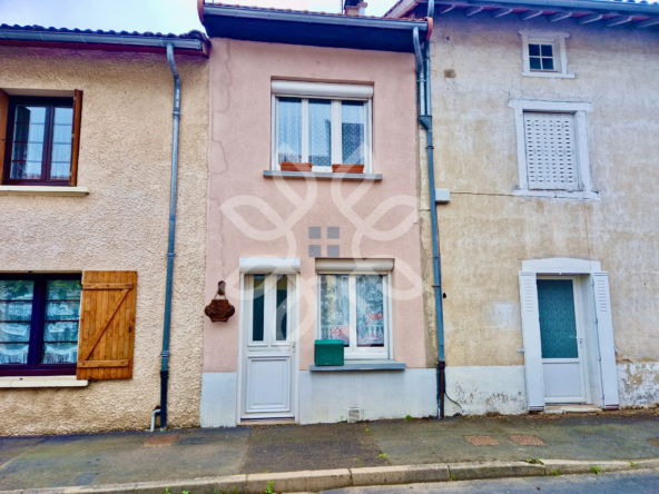 Charmante maison de bourg avec terrain à Champagnac-le-Vieux