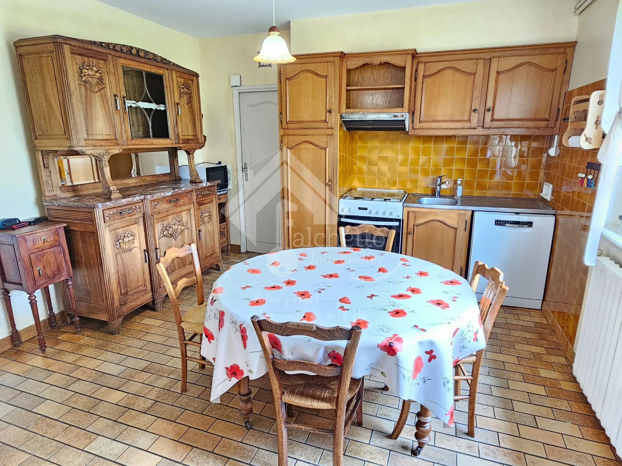 Maison familiale avec vue à Saint-Pierre-Laval 