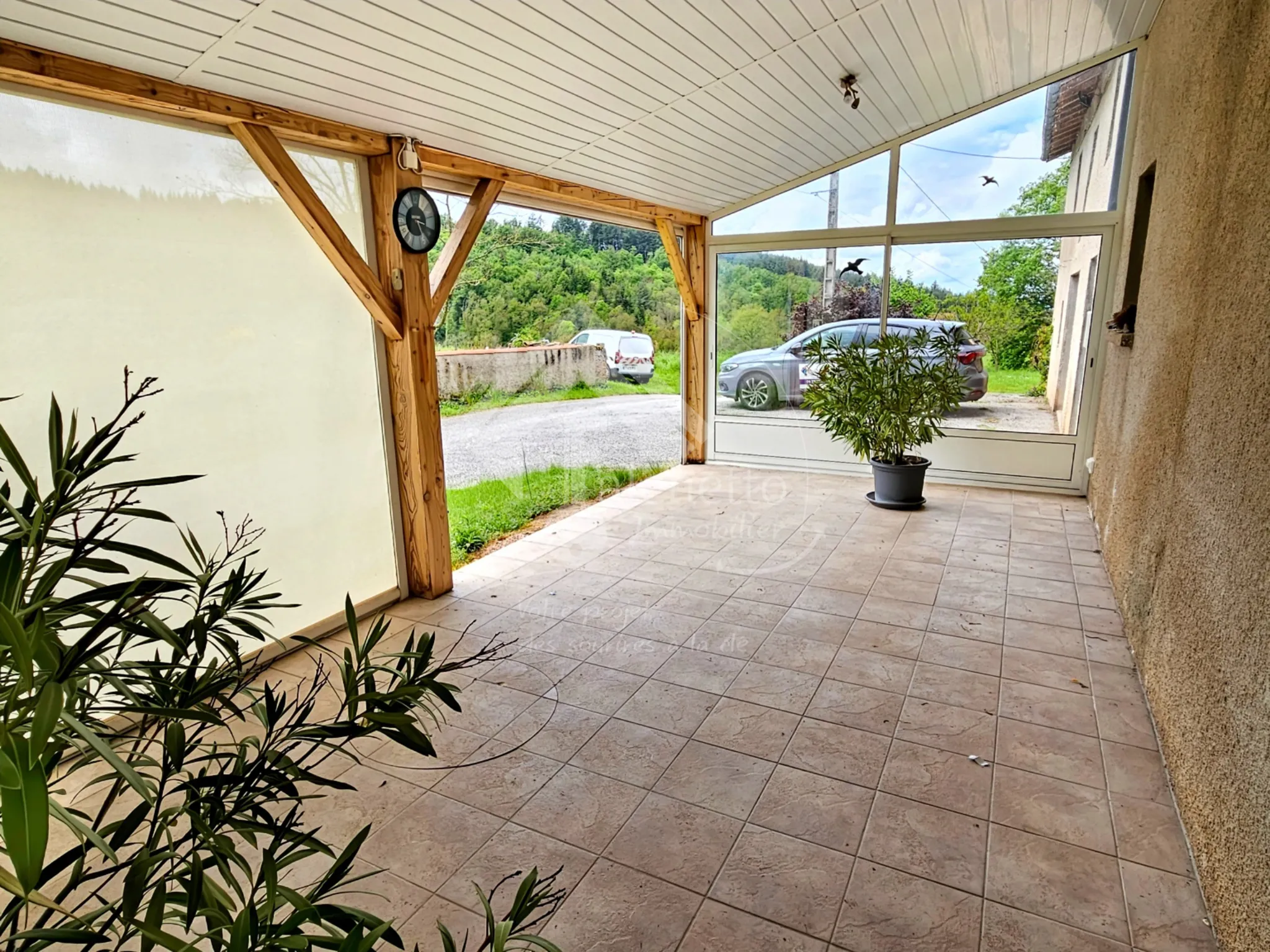 Maison familiale avec vue à Saint-Pierre-Laval 