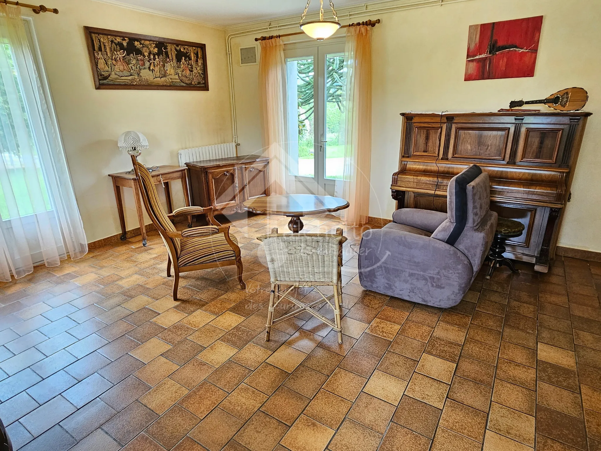 Maison familiale avec vue à Saint-Pierre-Laval 