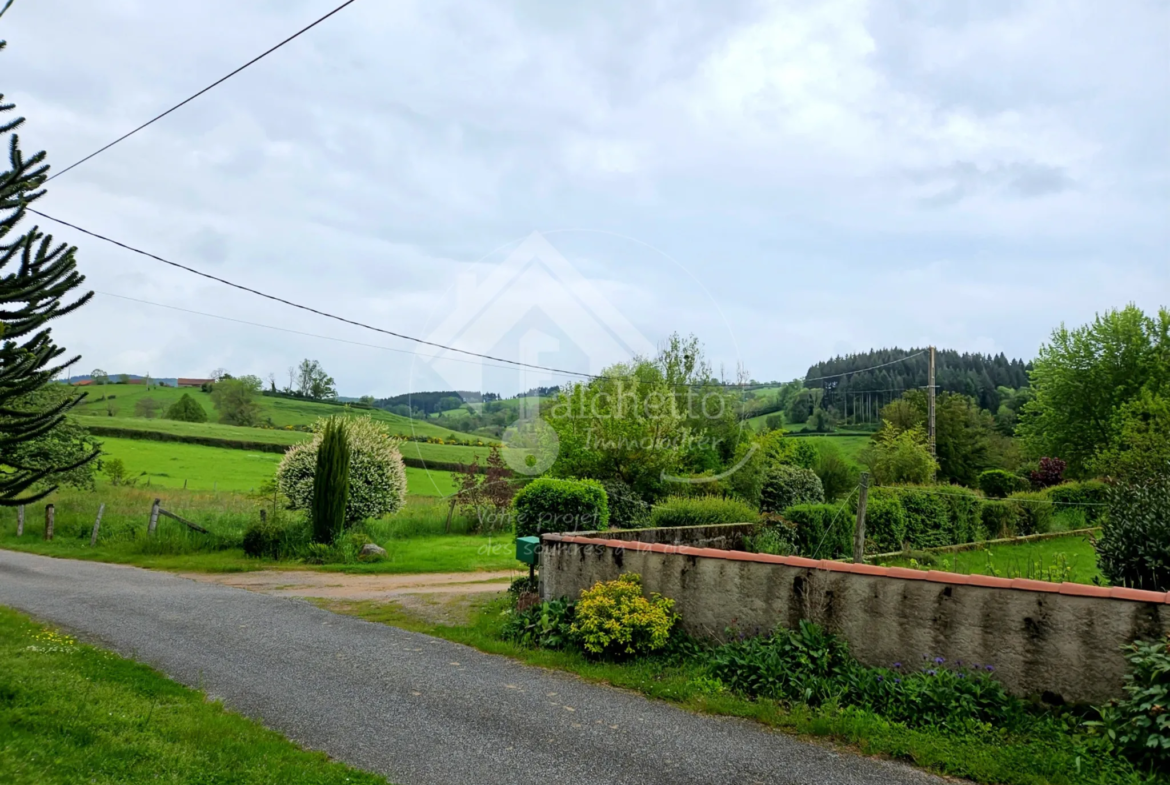 Maison familiale avec vue à Saint-Pierre-Laval 