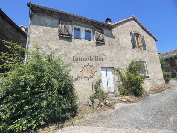 Maison en pierres avec terres à vendre à Broquiès