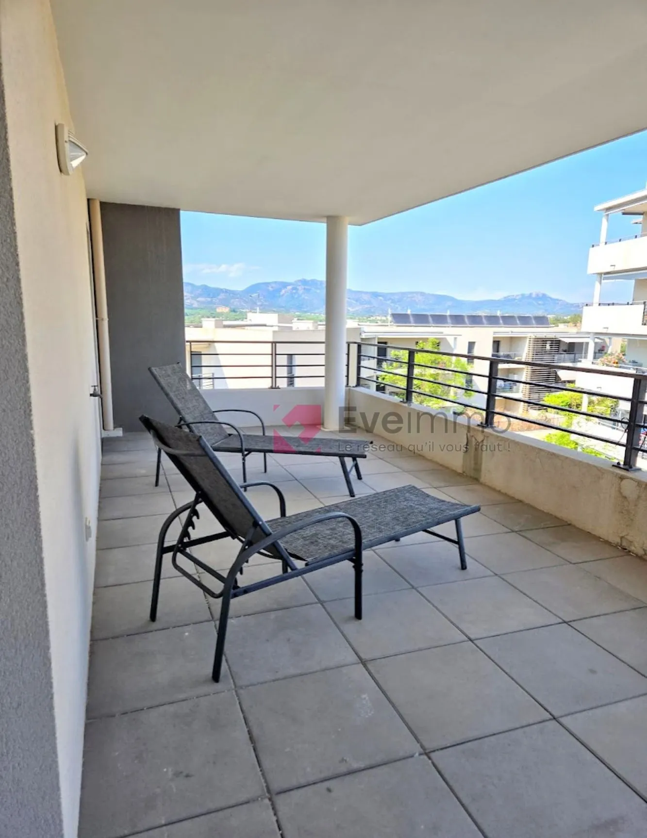 À Saint-Raphaël, superbe appartement avec balcon et piscine 