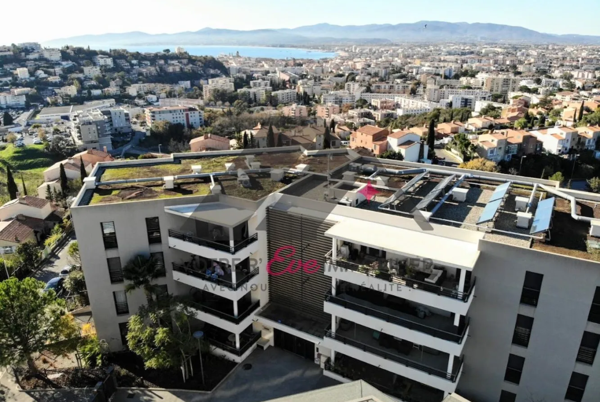 À Saint-Raphaël, superbe appartement avec balcon et piscine 