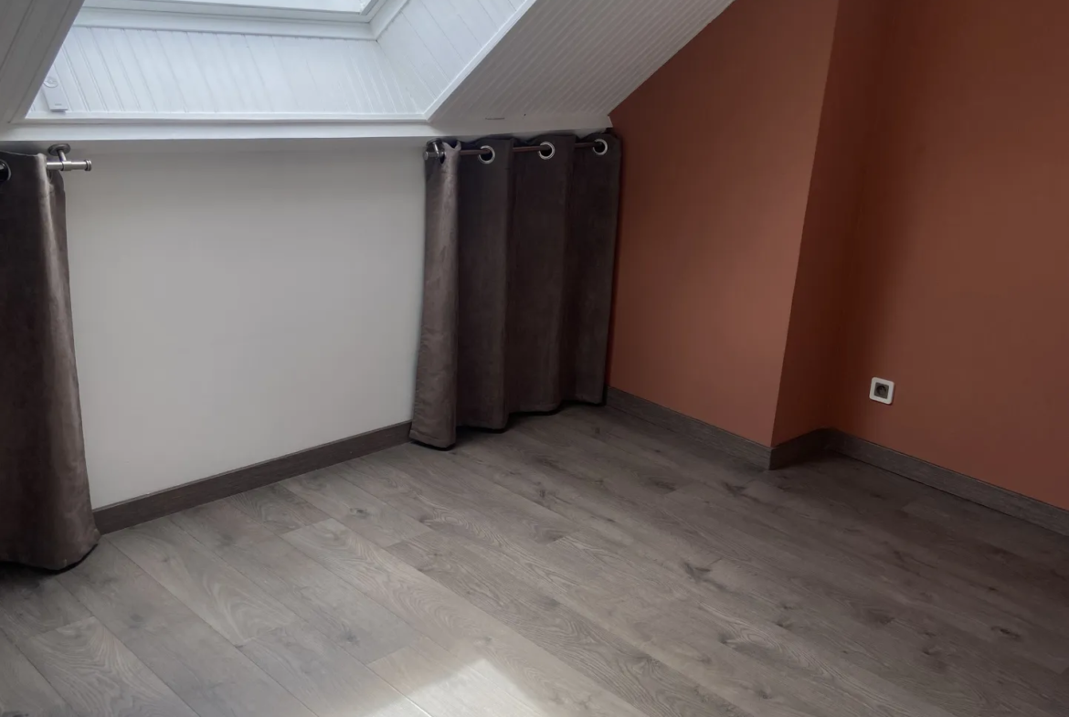 Appartement rénové avec 2 chambres à vendre à Linas 