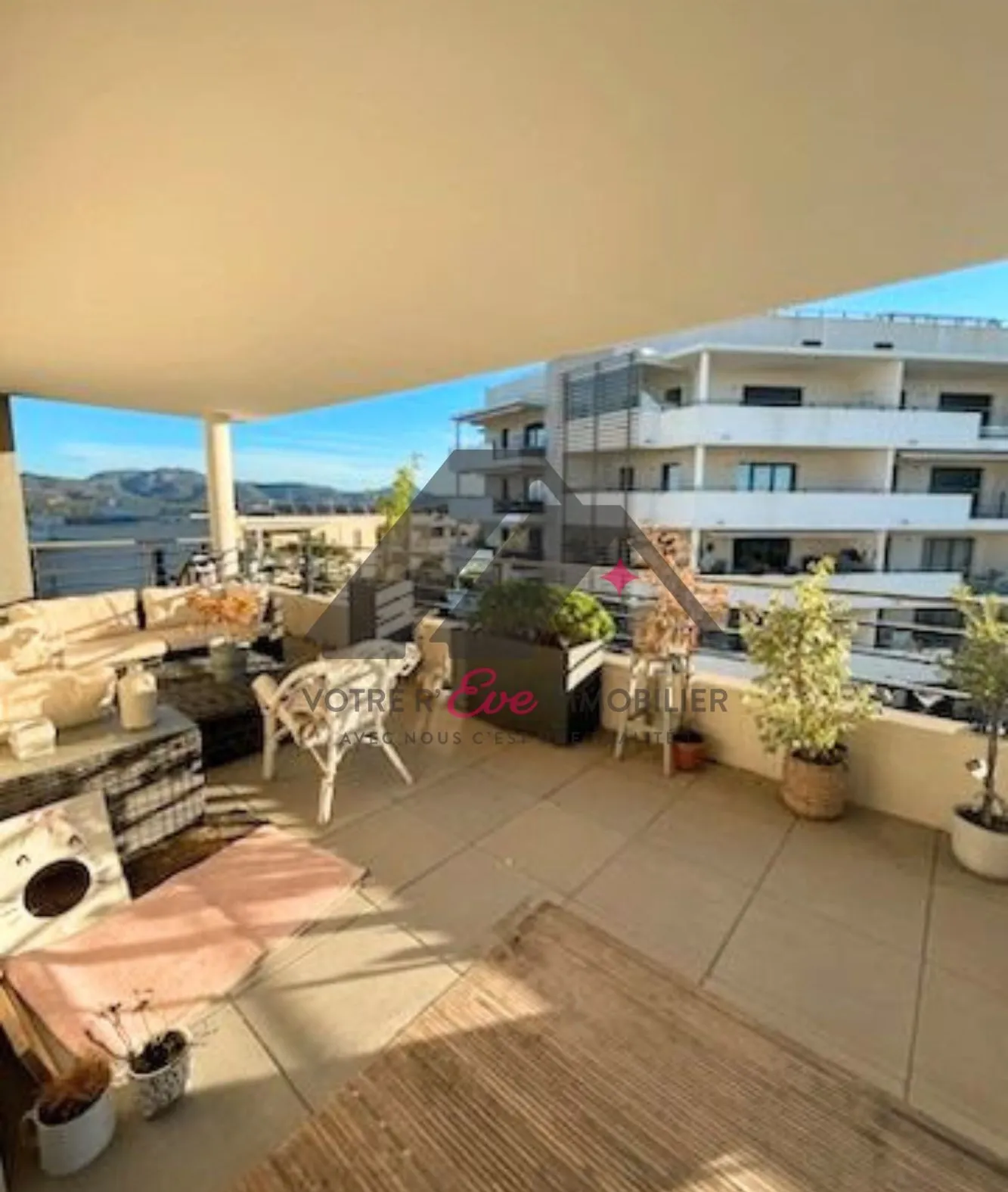 À Saint-Raphaël, superbe appartement avec balcon et piscine 