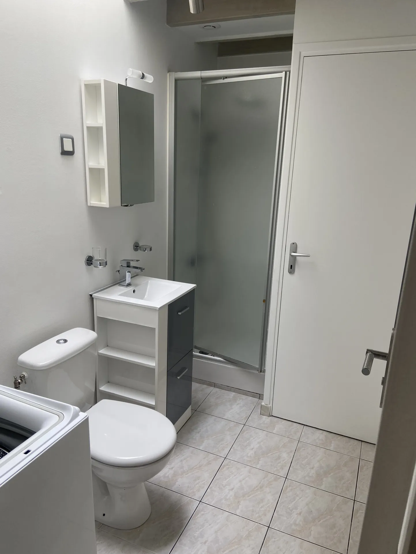 Appartement rénové avec 2 chambres à vendre à Linas 