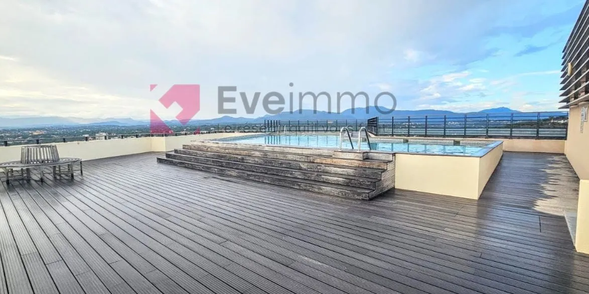 À vendre : Appartement avec piscine à Saint-Raphaël 