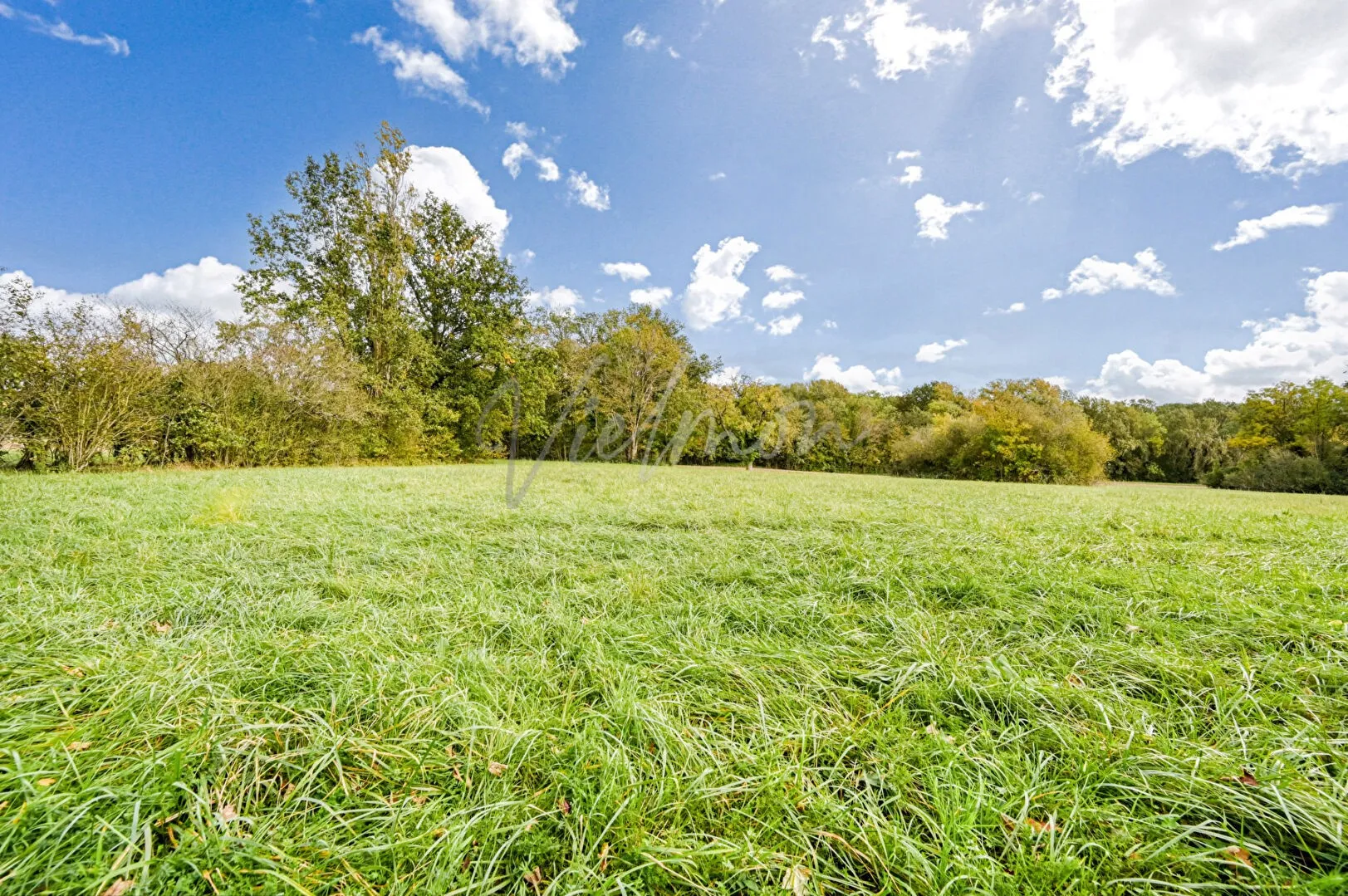 Terrain à bâtir de 550 m² à Autouillet près de Thoiry 