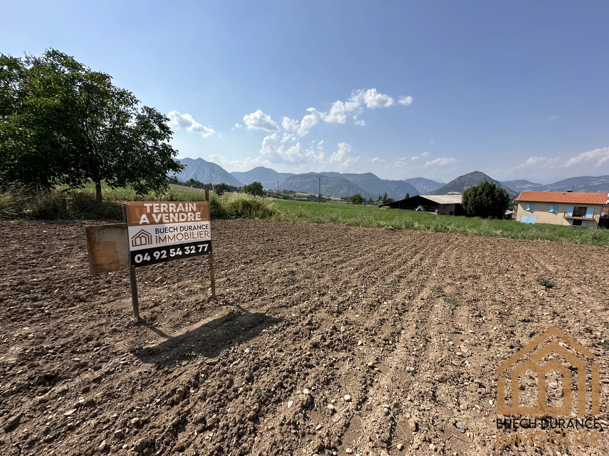 Terrain Constructible à Bellaffaire de 1016 m2 avec Vue Panoramique 