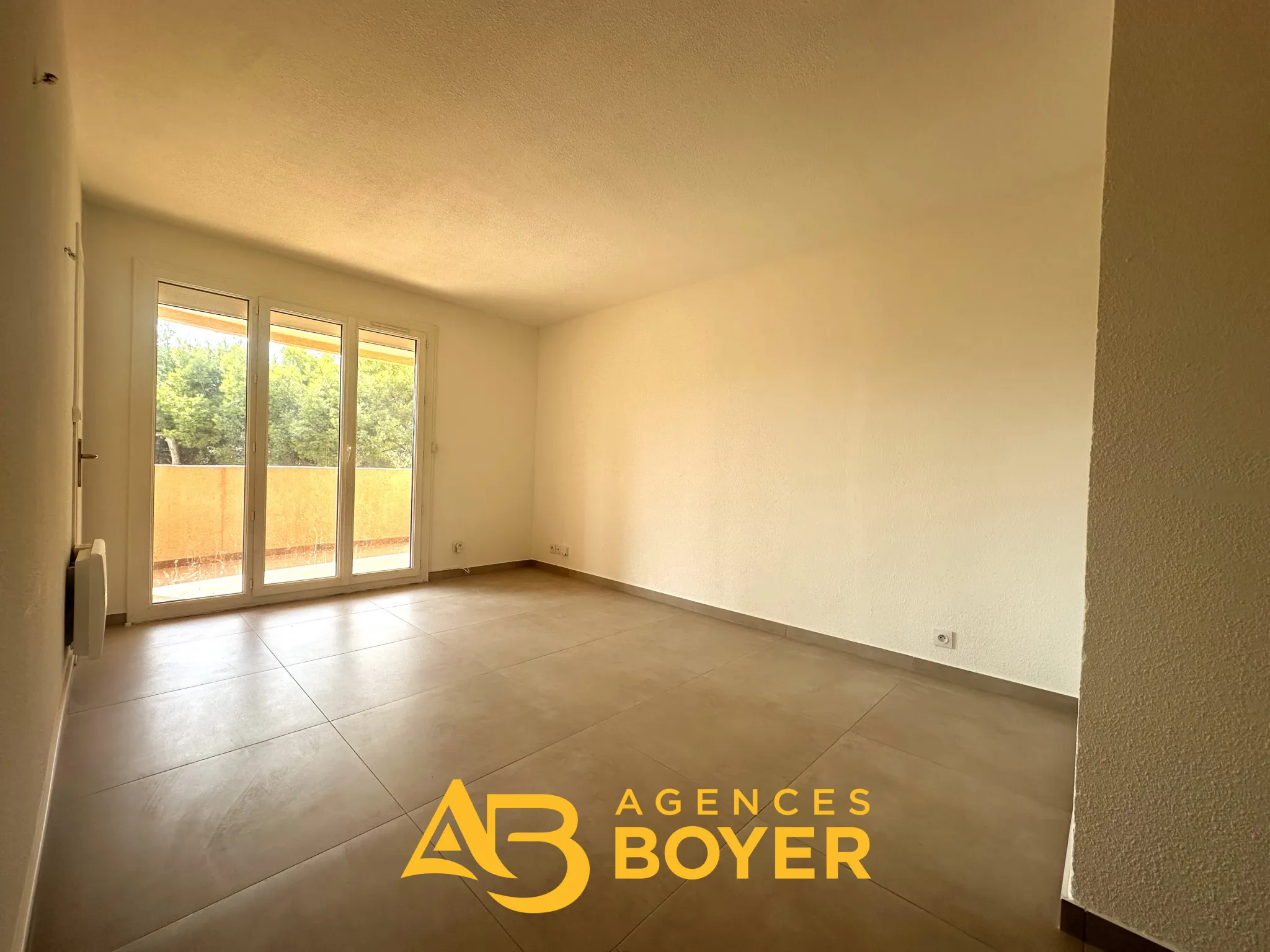 Vente Appartement T2 Rénové avec Terrasse à Bandol 