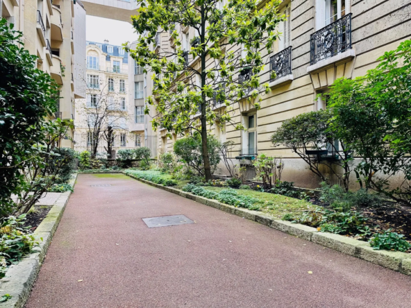 Vente d'une chambre de bonne à Paris, 75016 - Référence 224638