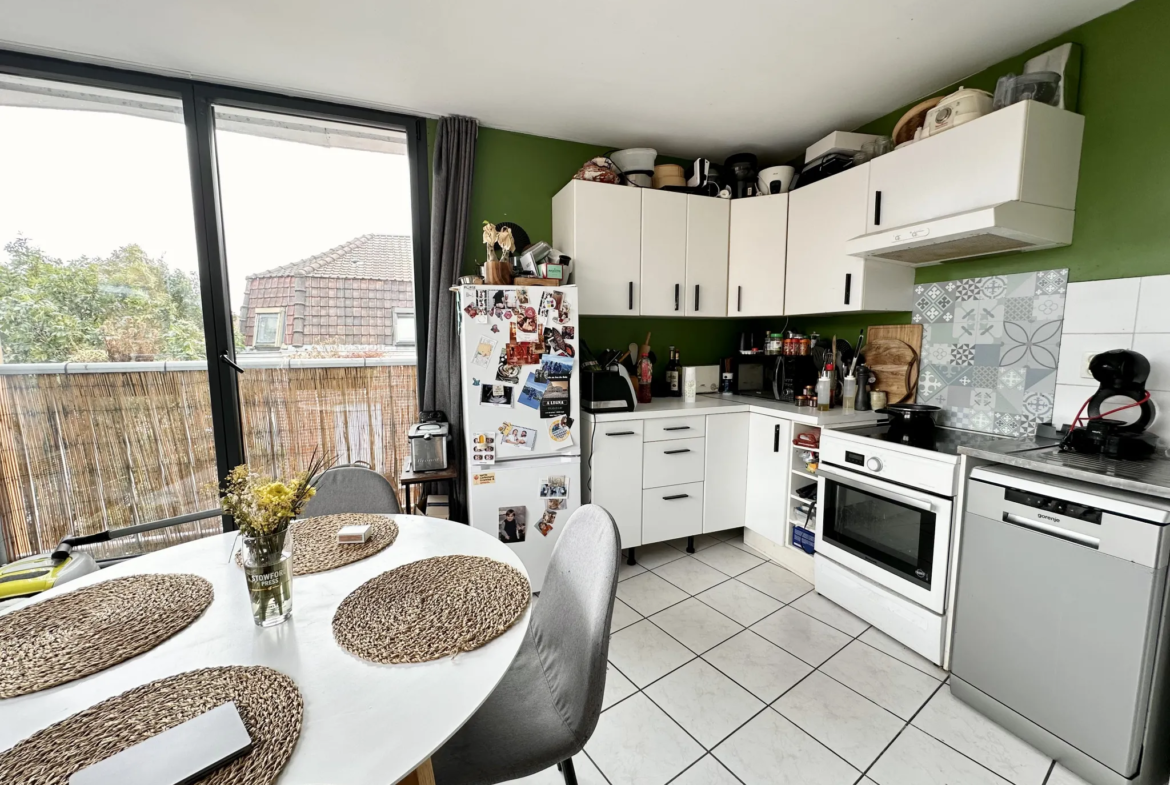 Appartement T3 à vendre à Lille Mairie Fives avec garage 