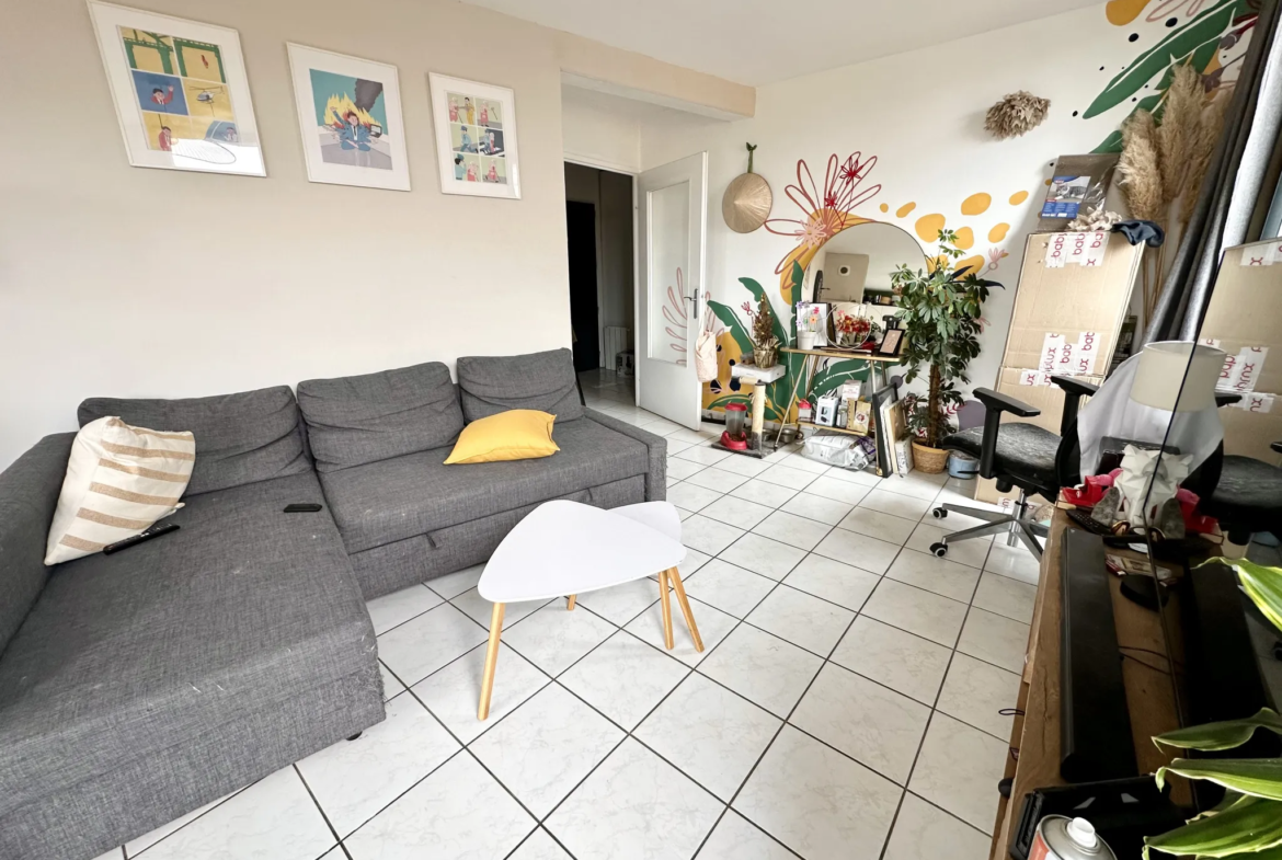 Appartement T3 à vendre à Lille Mairie Fives avec garage 