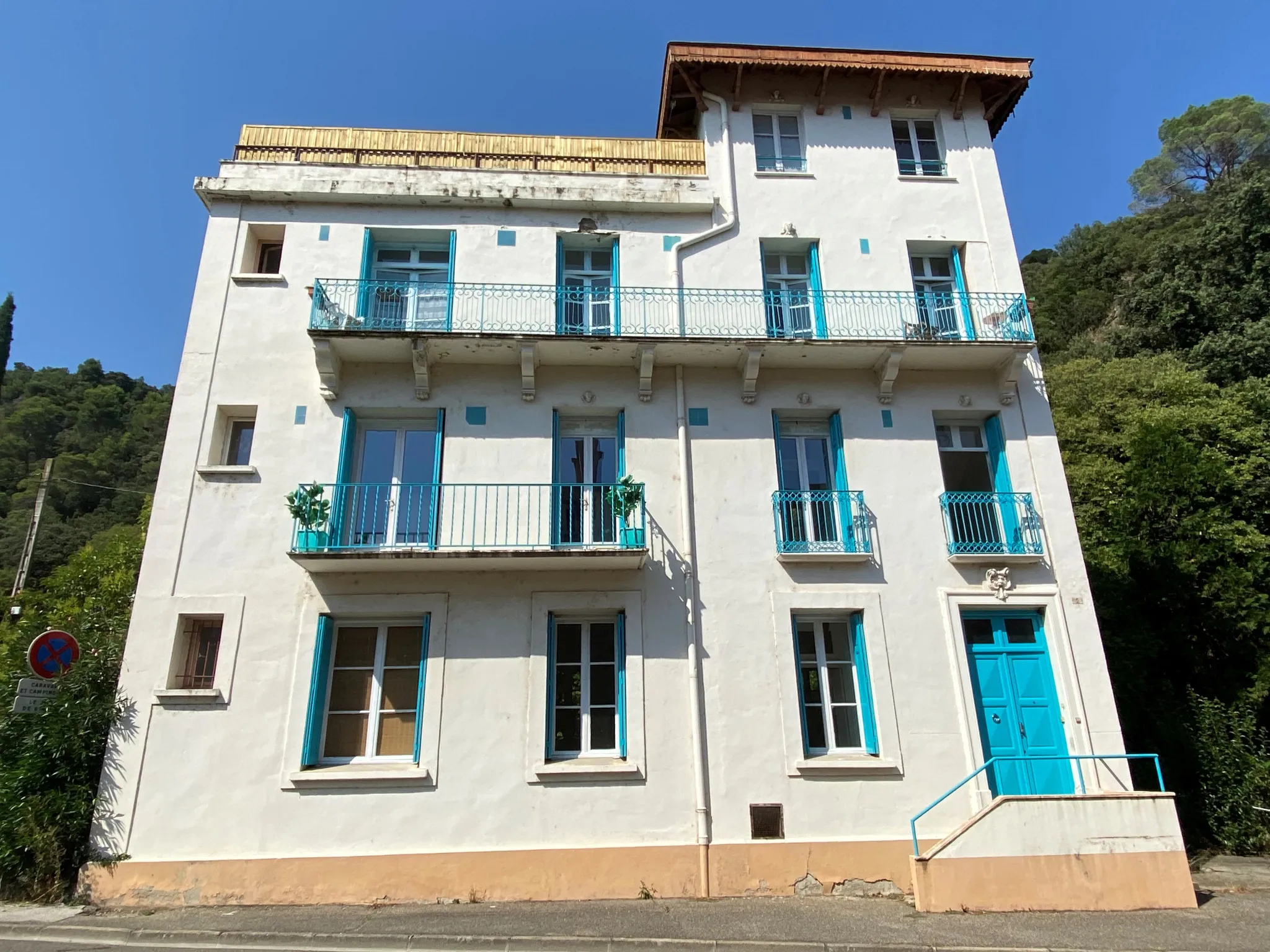 Maison avec 3 Appartements à Amélie-les-Bains 