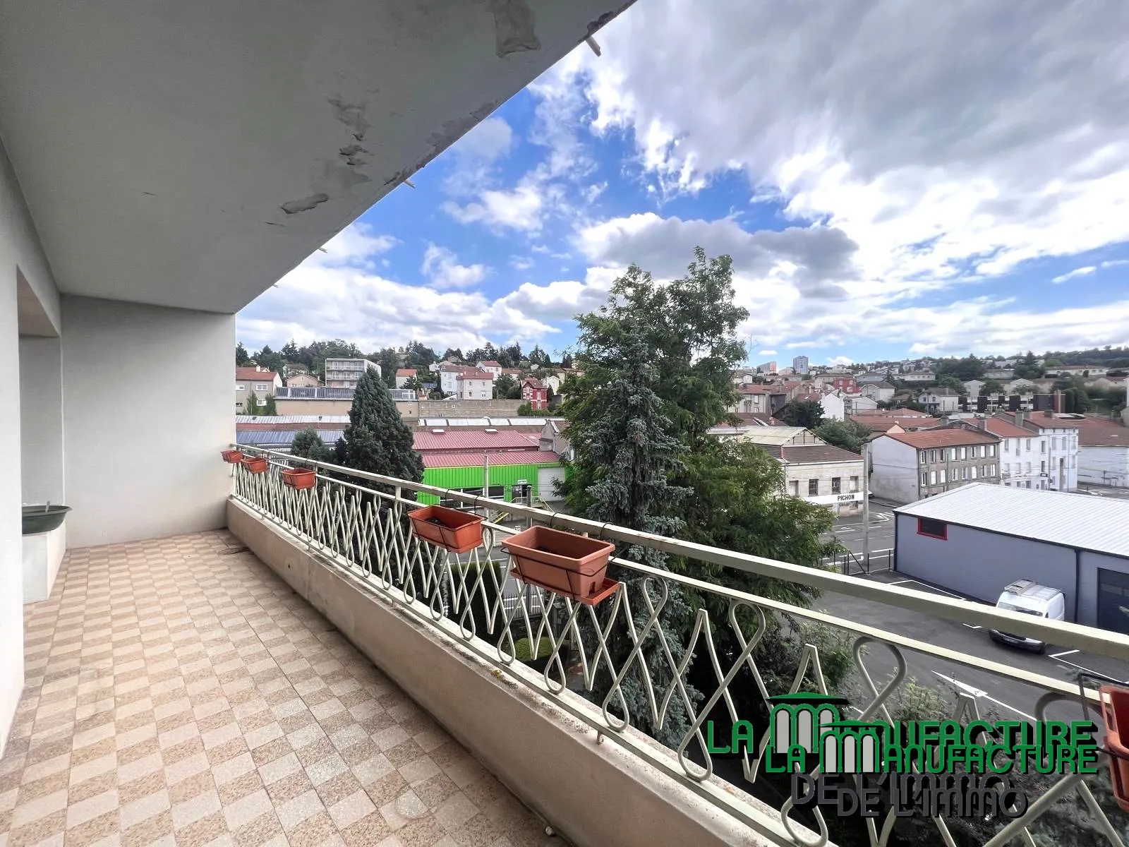 À vendre : Appartement F5 à Saint-Étienne Monthieu avec garage et cave 